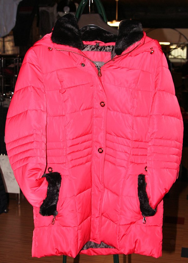 Valino Damen Stepp-Jacke mit abnehmbarer Kapuze mit abnehmbarem Webpelz.